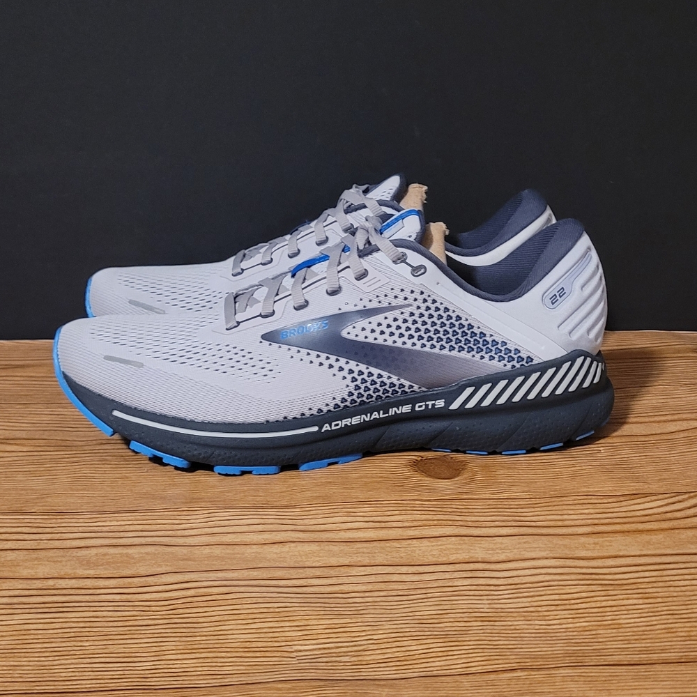 New Brooks Adrenaline GTS 22 athletic running shoes - Picture 7 of 11